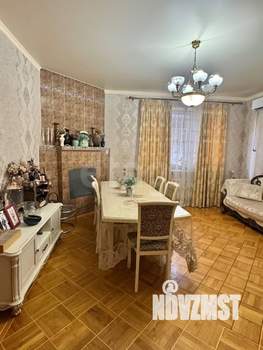 Дом 292м&sup2;, 3-этажный, участок 6 сот.  