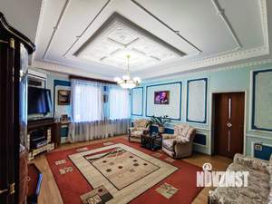 Дом 212м², 2-этажный, участок 1 сот.  