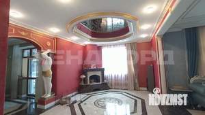 Дом 587м&sup2;, 3-этажный, участок 7 сот.  