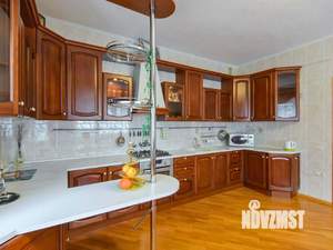 Дом 260м², 2-этажный, участок 5 сот.  