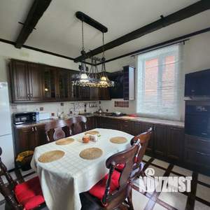 Коттедж 288м², 3-этажный, участок 6 сот.  