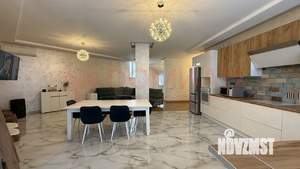 Дом 309м&sup2;, 2-этажный, участок 6 сот.  