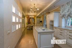 Дом 300м², 2-этажный, участок 8 сот.  