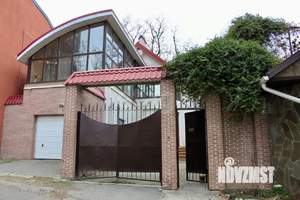 Дом 194м&sup2;, 2-этажный, участок 5 сот.  