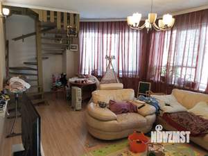 Дом 180м&sup2;, 2-этажный, участок 7 сот.  