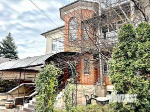 Дом 300м&sup2;, 2-этажный, участок 5 сот.  