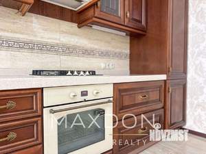 Дом 200м&sup2;, 3-этажный, участок 3 сот.  