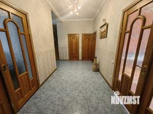 Дом 404м&sup2;, 2-этажный, участок 647 сот.  