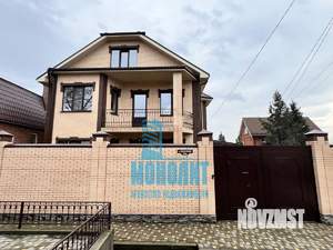 Дом 300м&sup2;, 3-этажный, участок 4 сот.  