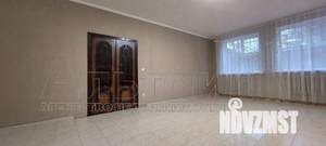 Дом 220м&sup2;, 2-этажный, участок 3 сот.  