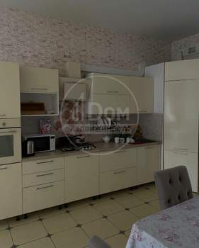 Дом 137м&sup2;, 2-этажный, участок 4 сот.  