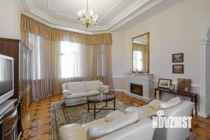 Дом 428м&sup2;, 3-этажный, участок 6 сот.  