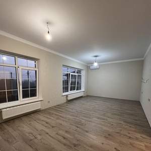 Дом 220м&sup2;, 2-этажный, участок 6 сот.  