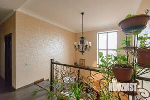 Дом 380м², 3-этажный, участок 5 сот.  