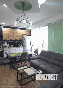 Дом 180м&sup2;, 2-этажный, участок 4 сот.  