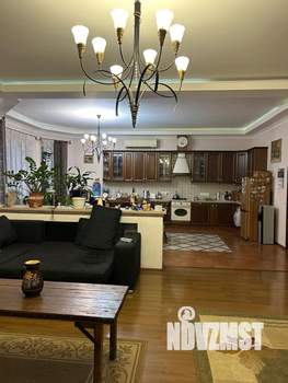 Дом 400м², 3-этажный, участок 6 сот.  