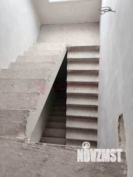 Дом 210м&sup2;, 2-этажный, участок 4 сот.  