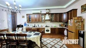 Дом 490м&sup2;, 3-этажный, участок 6 сот.  