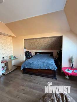 Дом 302м&sup2;, 3-этажный, участок 5 сот.  