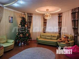 Дом 175м&sup2;, 2-этажный, участок 4 сот.  