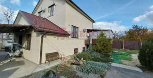 Дом 215м&sup2;, 2-этажный, участок 6 сот.  