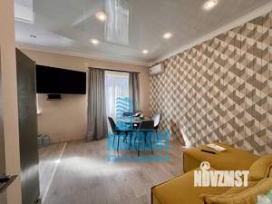 Дом 100м², 2-этажный, участок 3 сот.  