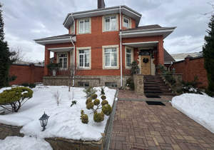 Дом 375м&sup2;, 3-этажный, участок 8 сот.  