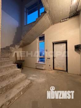 Дом 180м&sup2;, 2-этажный, участок 5 сот.  