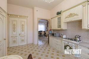 Дом 220м&sup2;, 1-этажный, участок 6 сот.  