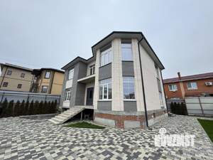 Дом 250м², 3-этажный, участок 6 сот.  
