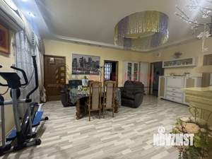 Дом 450м&sup2;, 2-этажный, участок 5 сот.  