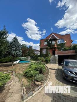 Дом 246м², 2-этажный, участок 6 сот.  