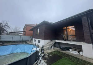 Дом 300м&sup2;, 1-этажный, участок 7 сот.  