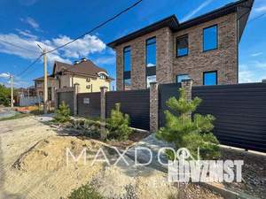 Дом 180м&sup2;, 2-этажный, участок 6 сот.  