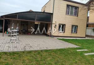 Дом 60м², 2-этажный, участок 6 сот.  