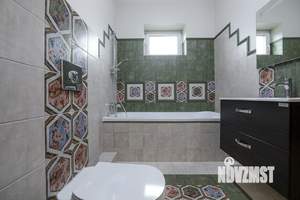 Дом 280м&sup2;, 3-этажный, участок 5 сот.  