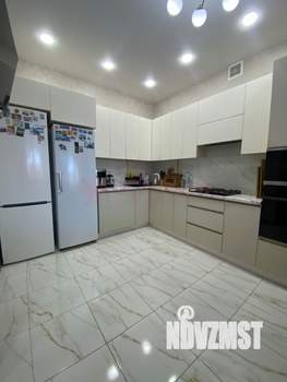 Дом 165м&sup2;, 2-этажный, участок 3 сот.  