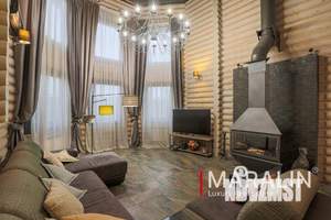 Дом 220м&sup2;, 2-этажный, участок 8 сот.  