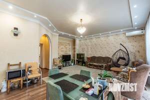 Дом 337м², 3-этажный, участок 11 сот.  