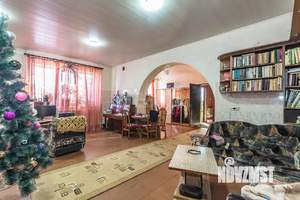 Дом 327м&sup2;, 2-этажный, участок 6 сот.  