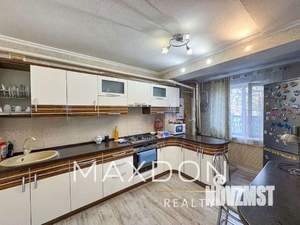 Дом 280м&sup2;, 2-этажный, участок 3 сот.  