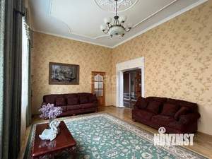 Дом 400м&sup2;, 2-этажный, участок 10 сот.  