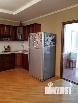 Дом 380м&sup2;, 3-этажный, участок 3 сот.  