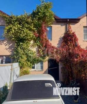 Дом 63м&sup2;, 2-этажный, участок 1 сот.  