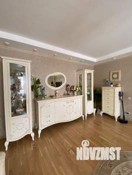 Дом 225м&sup2;, 2-этажный, участок 6 сот.  