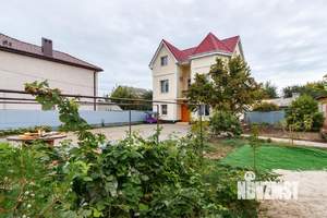 Дом 197м&sup2;, 3-этажный, участок 4 сот.  