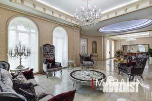 Дом 750м², 3-этажный, участок 18 сот.  