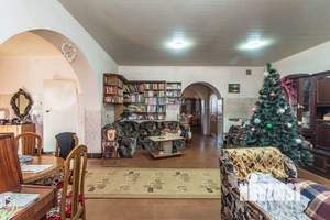 Дом 327м&sup2;, 2-этажный, участок 6 сот.  