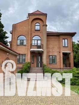 Дом 504м&sup2;, 3-этажный, участок 9 сот.  