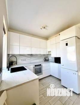 Дом 100м&sup2;, 2-этажный, участок 3 сот.  